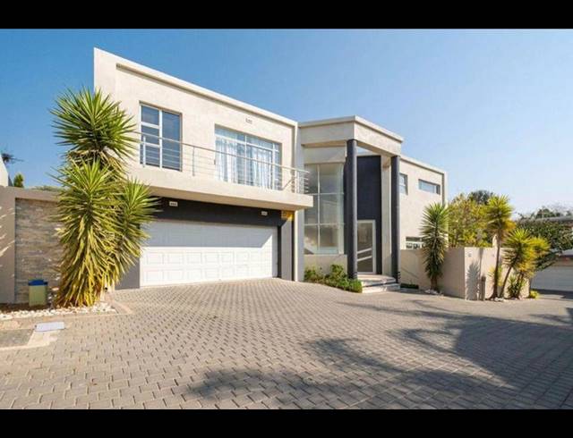 4 BEDROOM HOUSE FOR SALE IN SANDOWN
